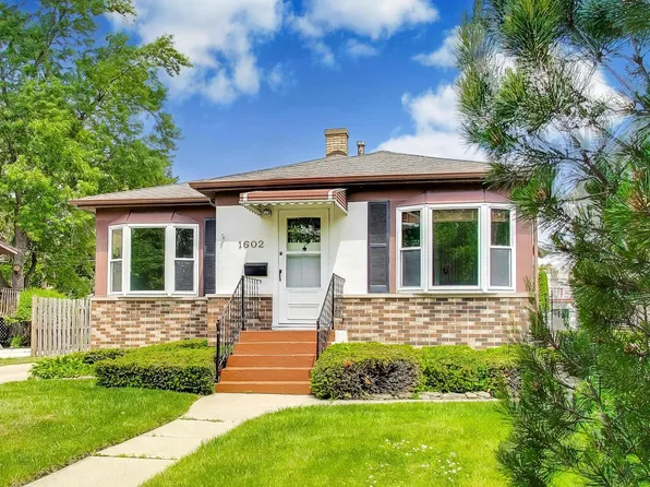 1602 Hills Ave, Des Plaines, IL 60016