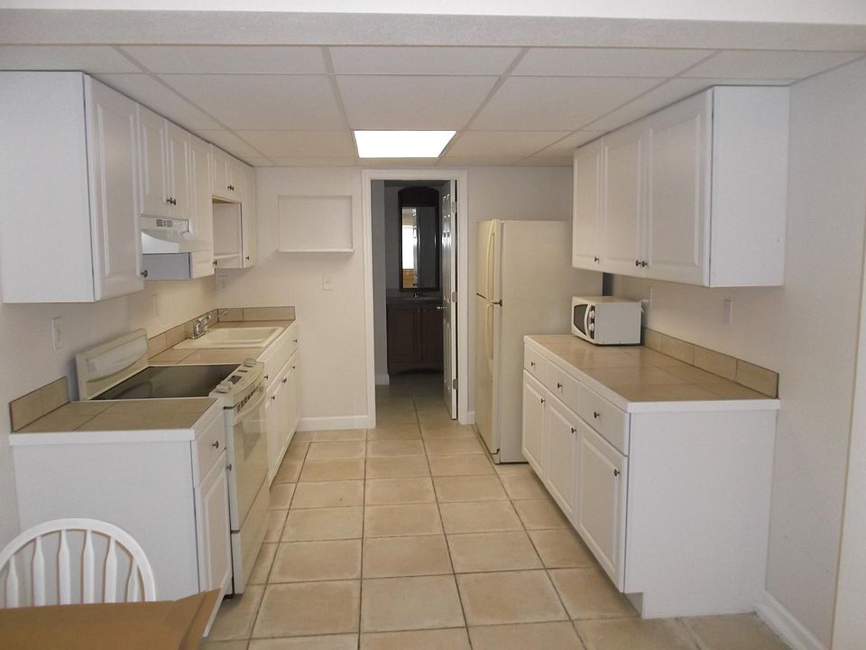 1st image of 2006 Pennwood Dr #1