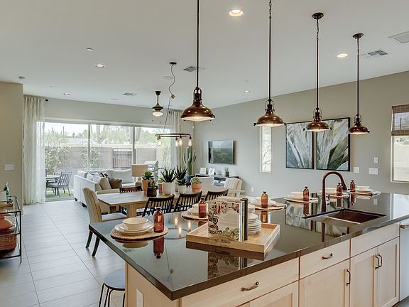 Kitchen with large island