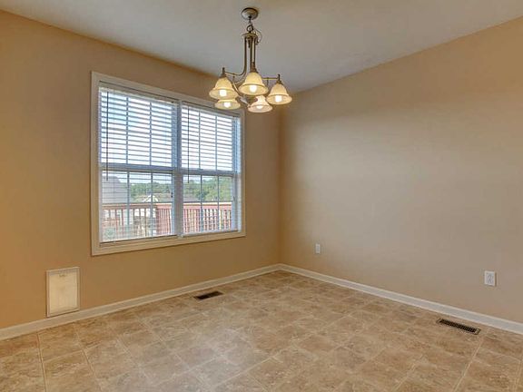 4th image of 244 Harold Dr