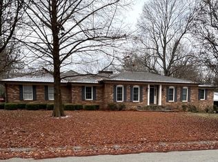 1212 Dogwood Dr, Murray, KY 42071