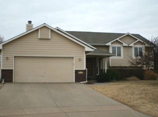 215 N Lakeside Ct, Andover, KS 67002