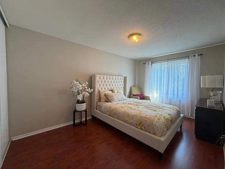 1622 Henri Lauzon St — Photo 9