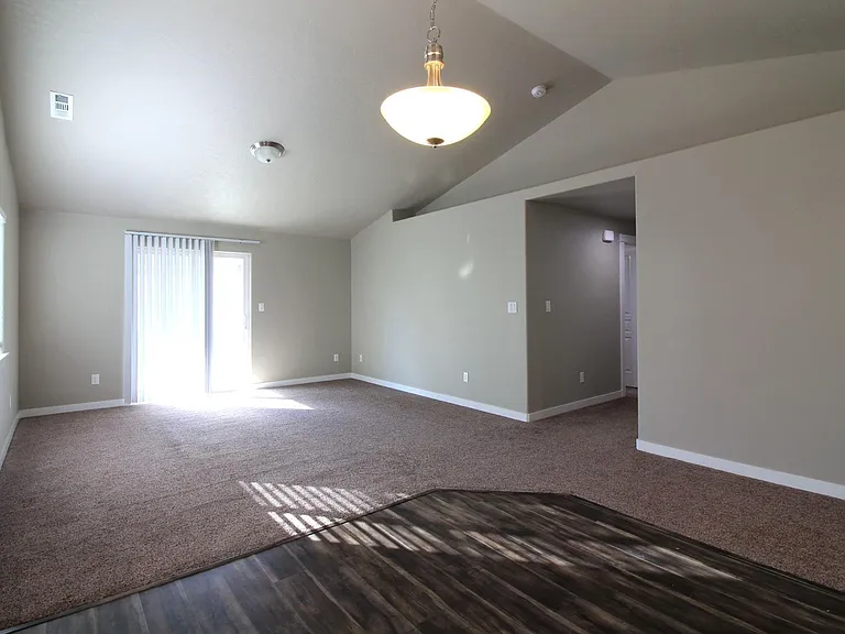 680 Marysville Way — Photo 2