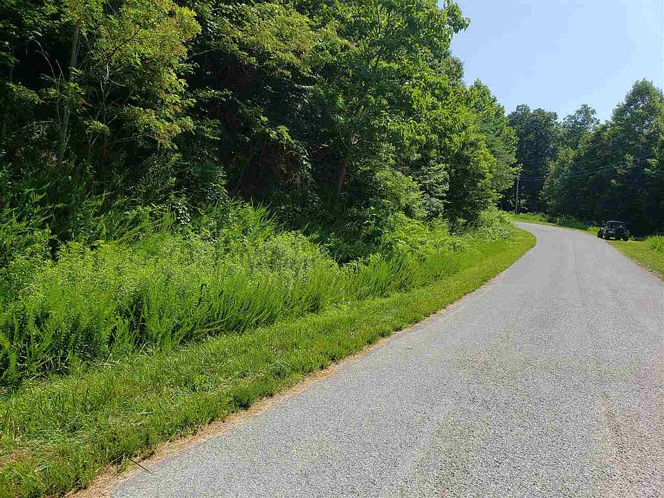 2nd image of 788 Whistle Valley Rd