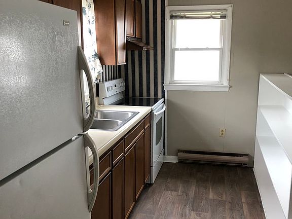 5th image of 607 W Broadway #1R