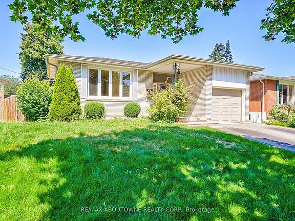 3rd image of 4395 Longmoor Dr