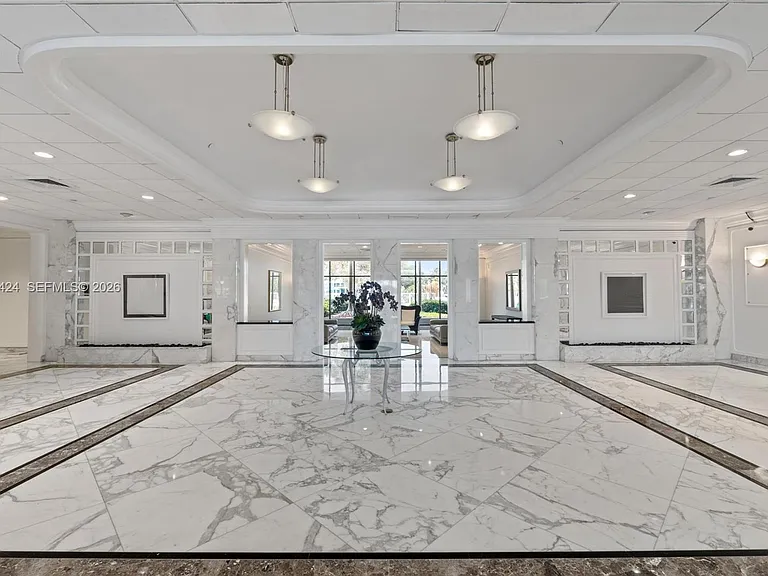 5700 Collins Ave #7J — Photo 4