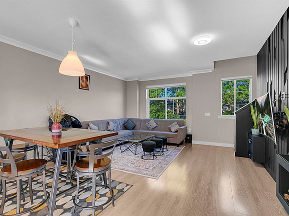 4th image of 12073 62nd Ave #1