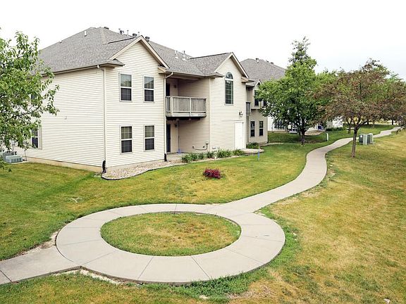2nd image of 30 Green Meadow Ct Unit 7