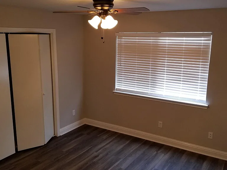 2523 Castle Pl — Photo 24