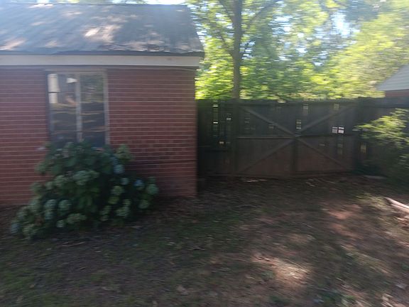 2nd image of 5302 Lee Cir