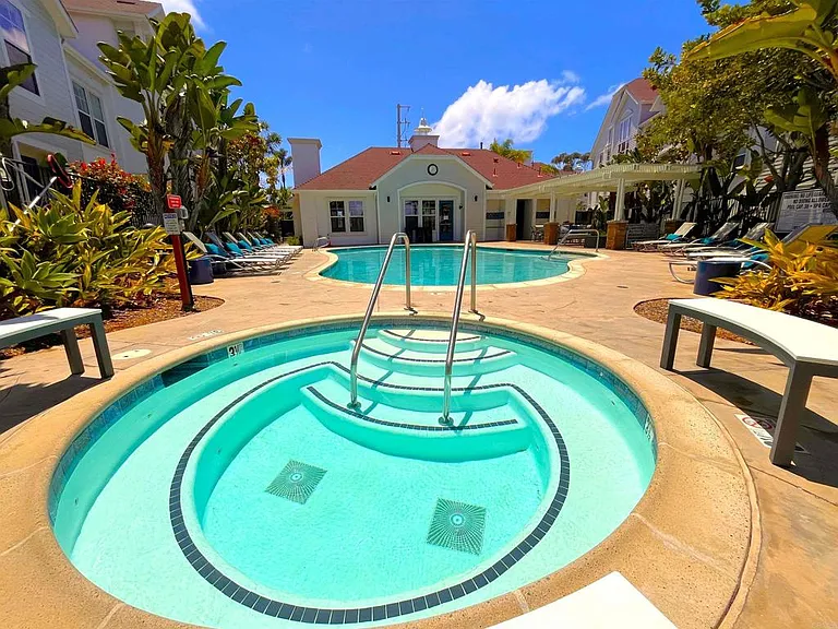 820 Harbor Cliff Way #260 — Photo 34
