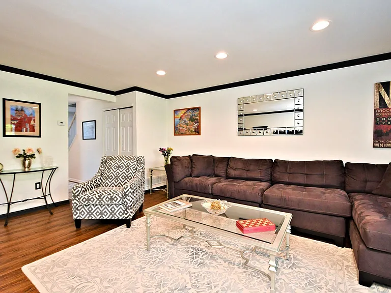 615 Piedmont Ct — Photo 17
