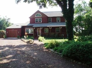 6 Rigby Rd, Center Moriches, NY 11934