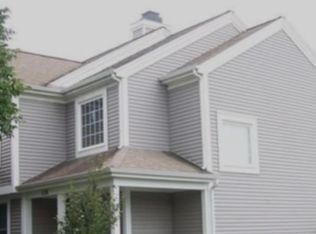 538 Blue Bonnet Ln, Woodstock, IL 60098