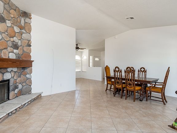 5th image of 12685 Deodar Ave