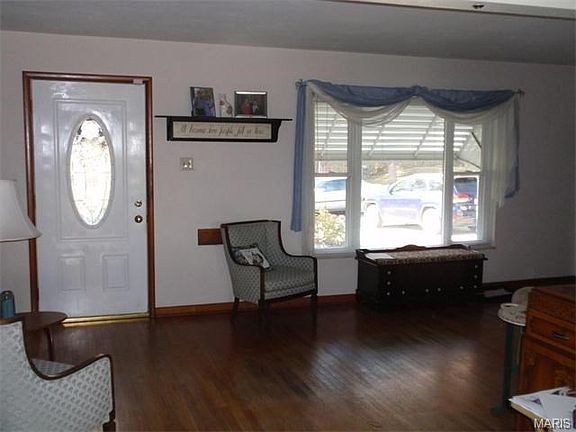 2nd image of 10010 Shapfield Ln