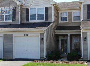 945 Genesee Ct, Naperville, IL 60563