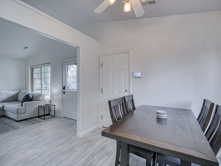 741 Clarence Ct — Photo 23