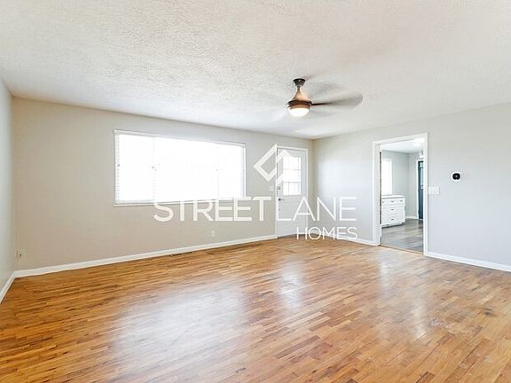 3rd image of 381 W Marquette Dr