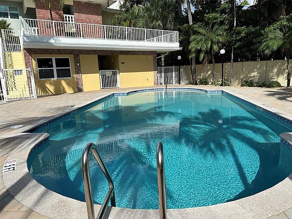 5th image of 2426 SE 17th Street #106-A