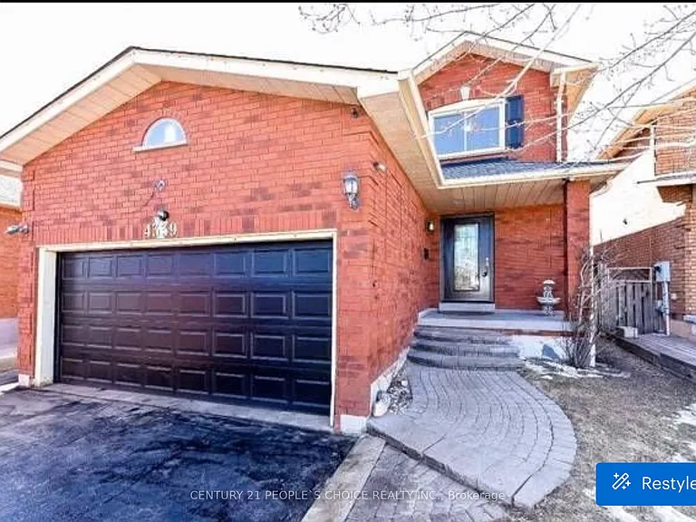 4339 Radisson Cres W — Photo 1