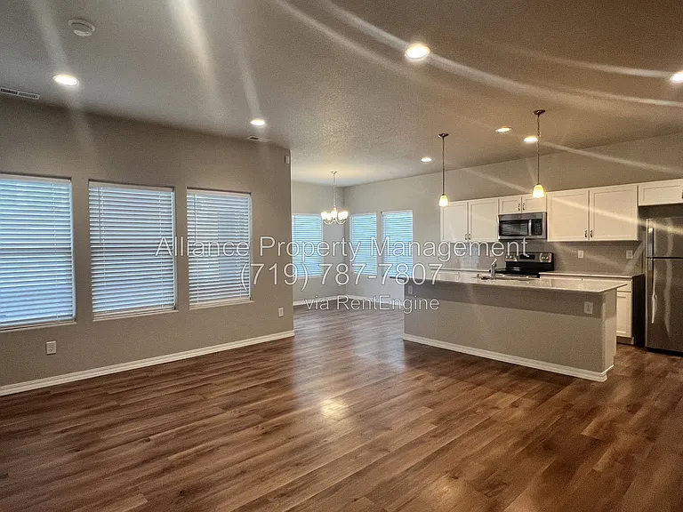 7851 Lathrop Vw — Photo 4