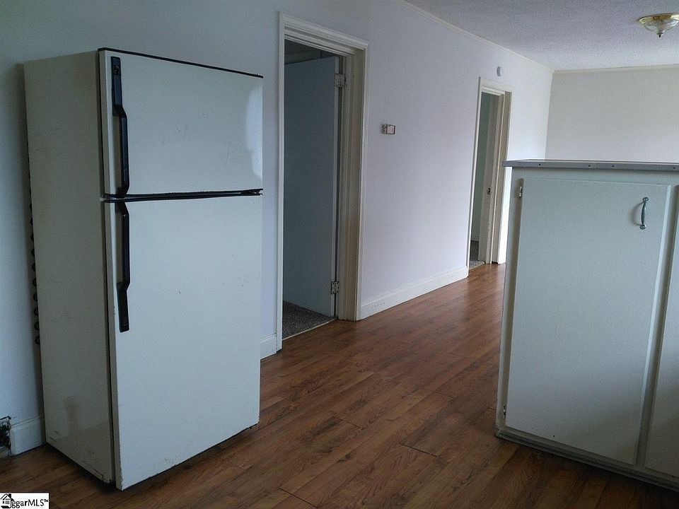 1st image of 10A Lanford Dr