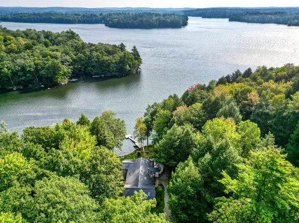 76 Pine Point Lane, Winthrop, ME 04364