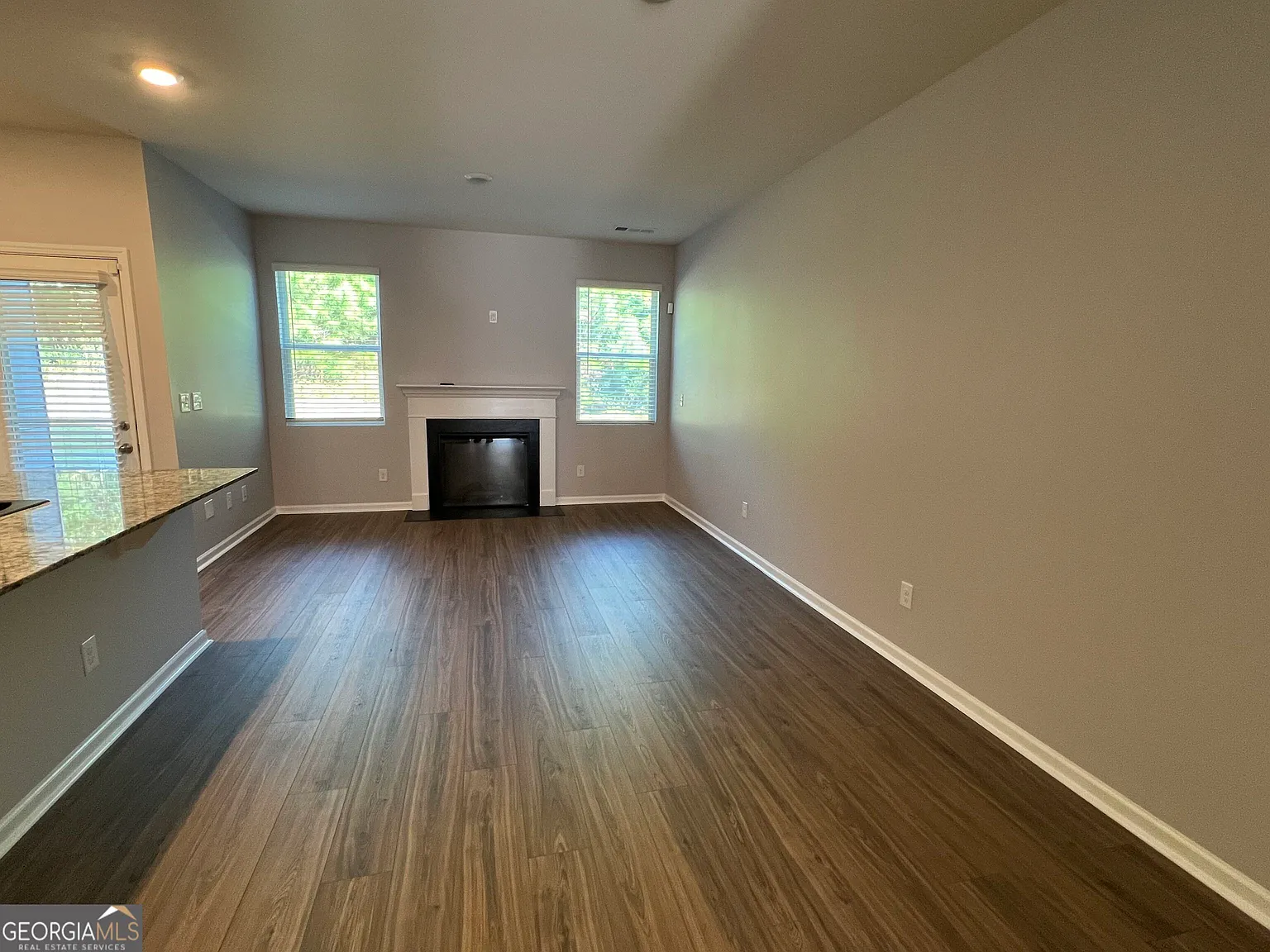 3 bed, 2.5 bath, 1500 sqft, $2,100 — Photo 3
