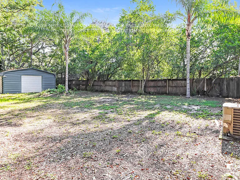 939 Lakewood Ave — Photo 16