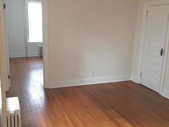 3rd image of 58 Battle Ave APT 1R