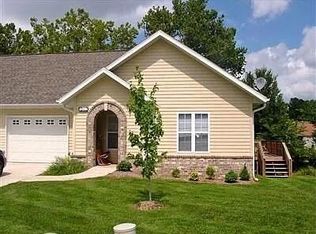 1009 W Ildereen Ct, Springfield, MO 65807