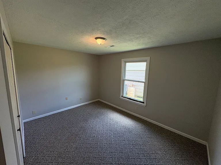 Valley View Dr — Photo 11