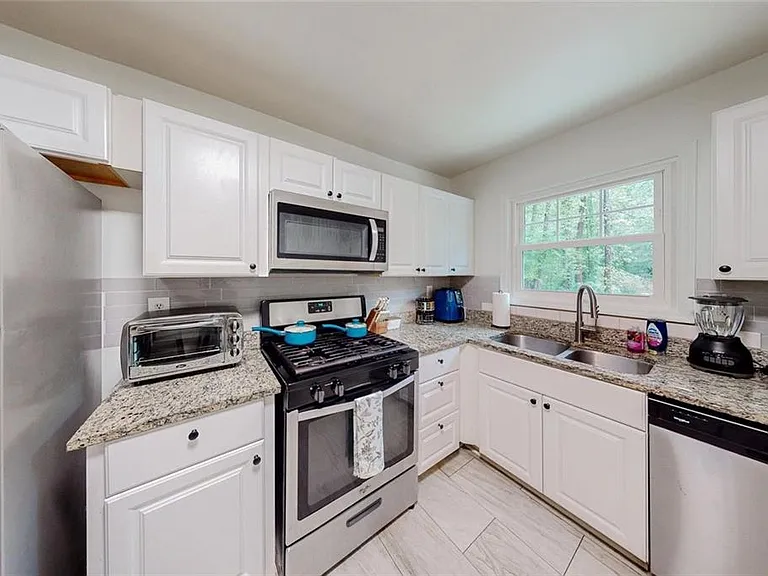 1360 Willivee Dr — Photo 4