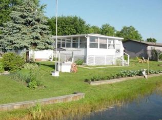 1520 E Lake Pt, Gladwin, MI 48624