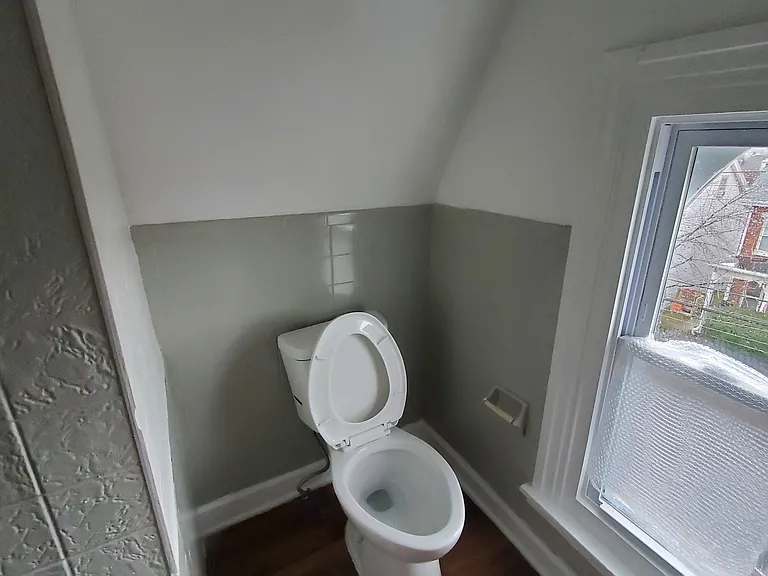404 N Charlotte St #2 — Photo 8
