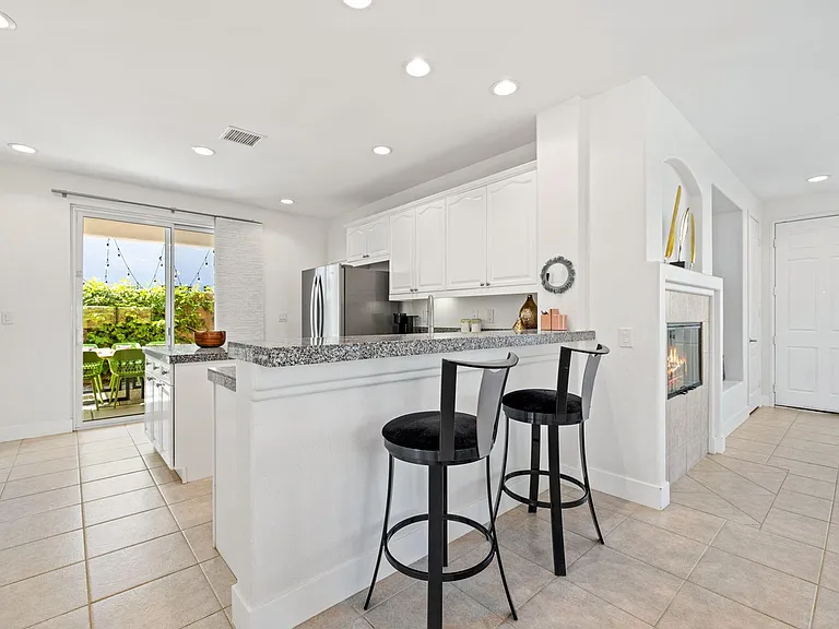 48584 Anastacia Ct — Photo 4