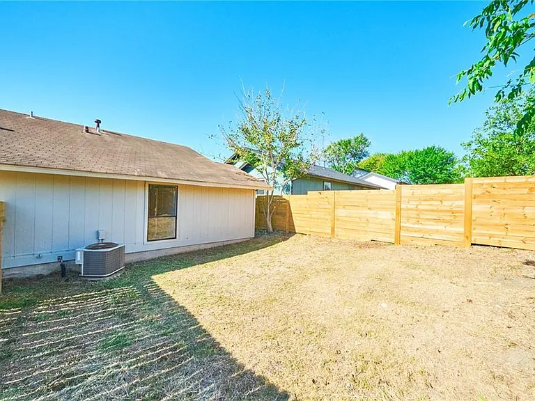6708 Aries Ln #A — Photo 10