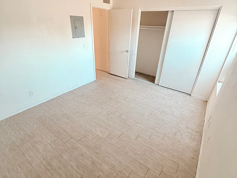 5028 N 22nd Ave #D — Photo 11