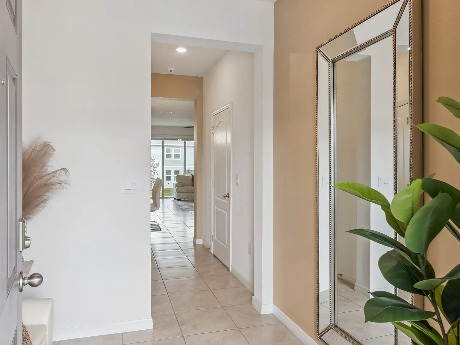 3 bed, 1673 sqft, $2,100 — Photo 4