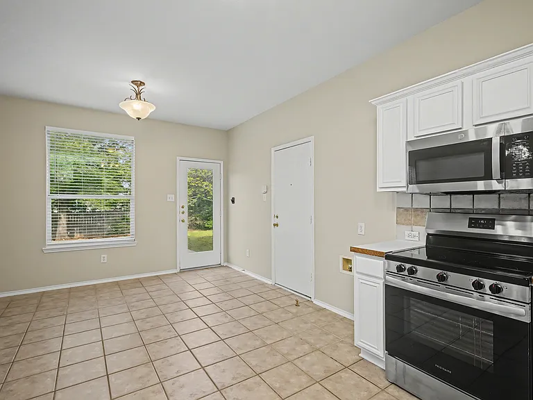 8401 Tribute Ln — Photo 9