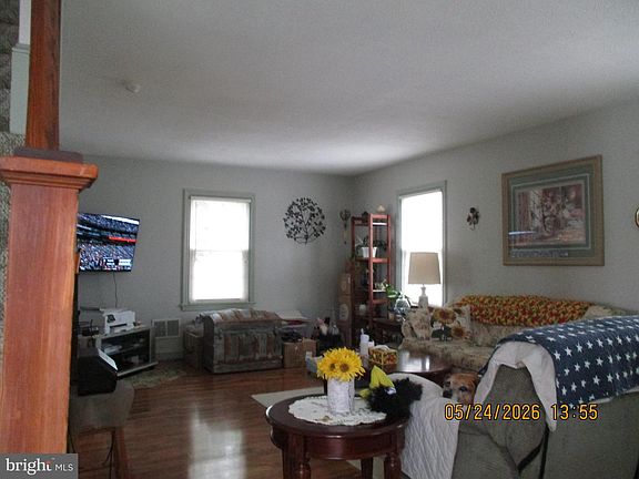 5th image of 45 Ridgeway Dr