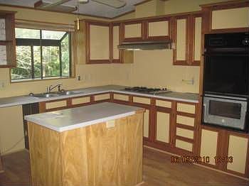 4th image of 301 Oakgrove Cir