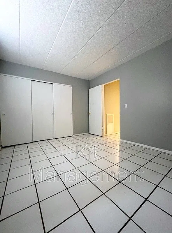 Charming 1-Bed in Toledo Cozy 570 sq ft with Shared Laundry for Just $675 — Photo 3