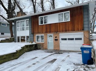 1517 Independence Ave N, Golden Valley, MN 55427