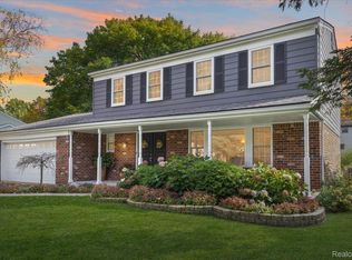 2815 Armstrong Dr, Lake Orion, MI 48360