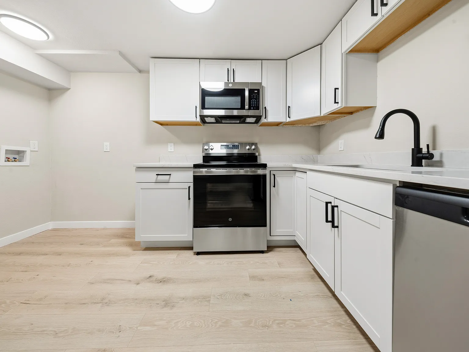 2 bed, 750 sqft, $1,600 — Photo 4