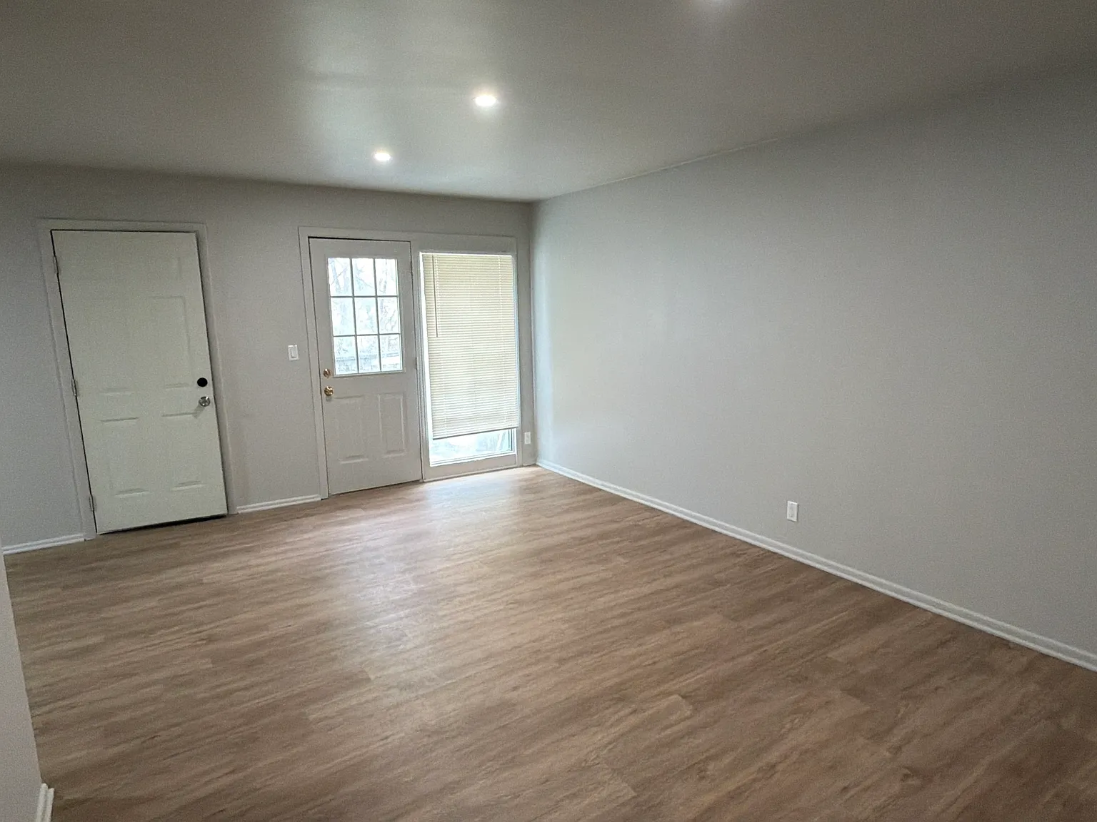 2 bed, 950 sqft, $1,150 — Photo 2